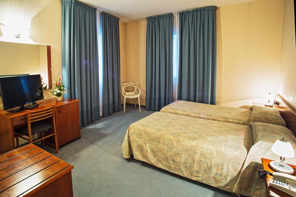 Albergo Centrale Trebaseleghe Zimmer foto